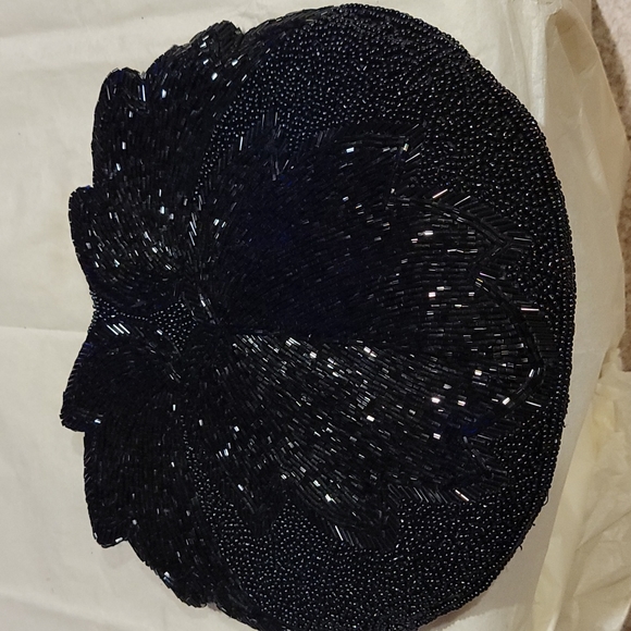 BLACK BEADED CLUTCH BEAUTIFUL - Picture 1 of 3